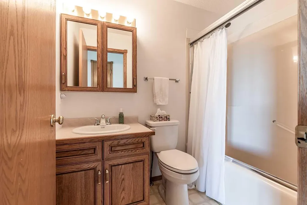 733 Taylor Road SE Medicine Hat AB T1B 4A5