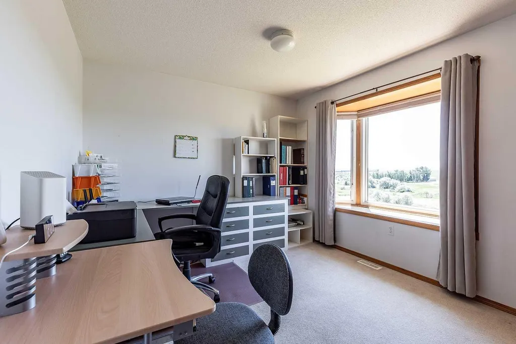 733 Taylor Road SE Medicine Hat AB T1B 4A5