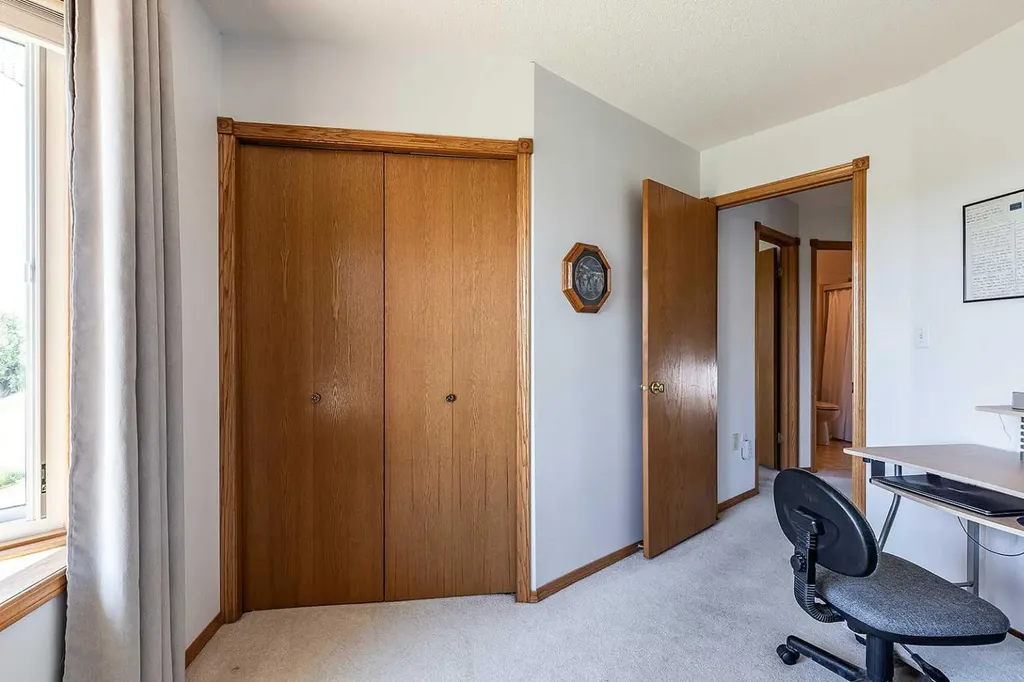 733 Taylor Road SE Medicine Hat AB T1B 4A5
