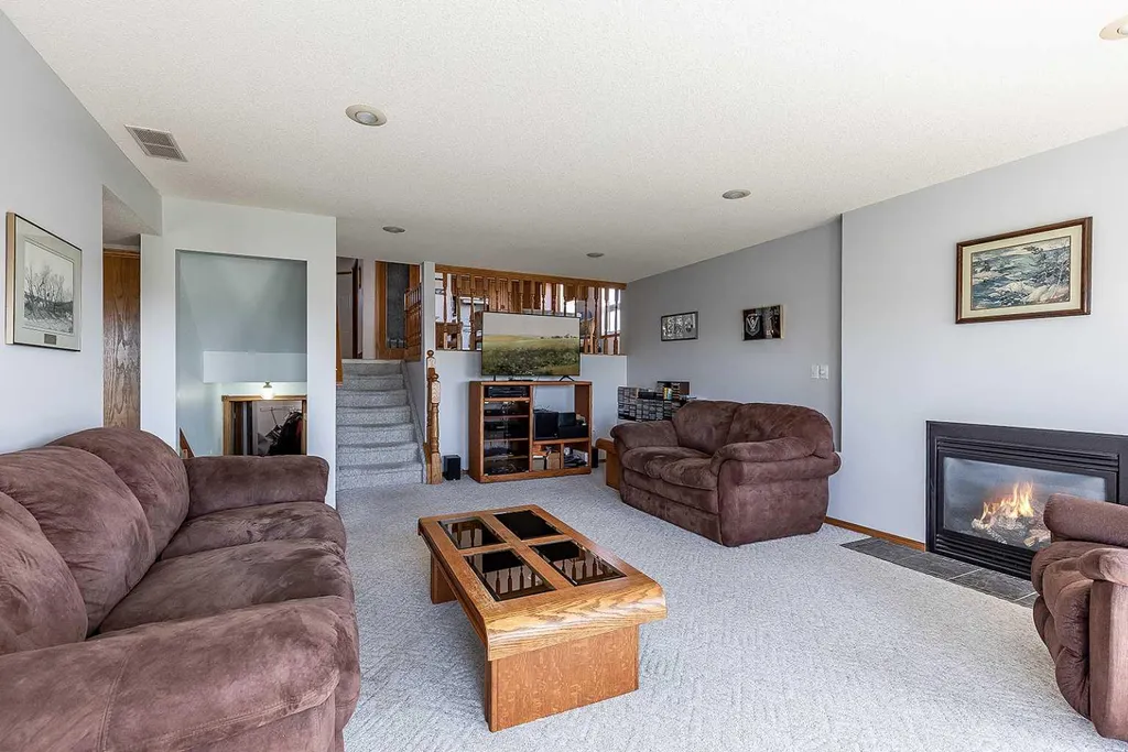 733 Taylor Road SE Medicine Hat AB T1B 4A5