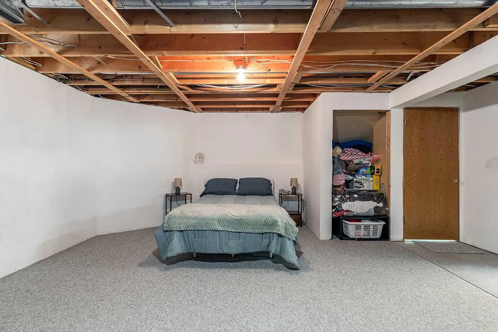 733 Taylor Road SE Medicine Hat AB T1B 4A5