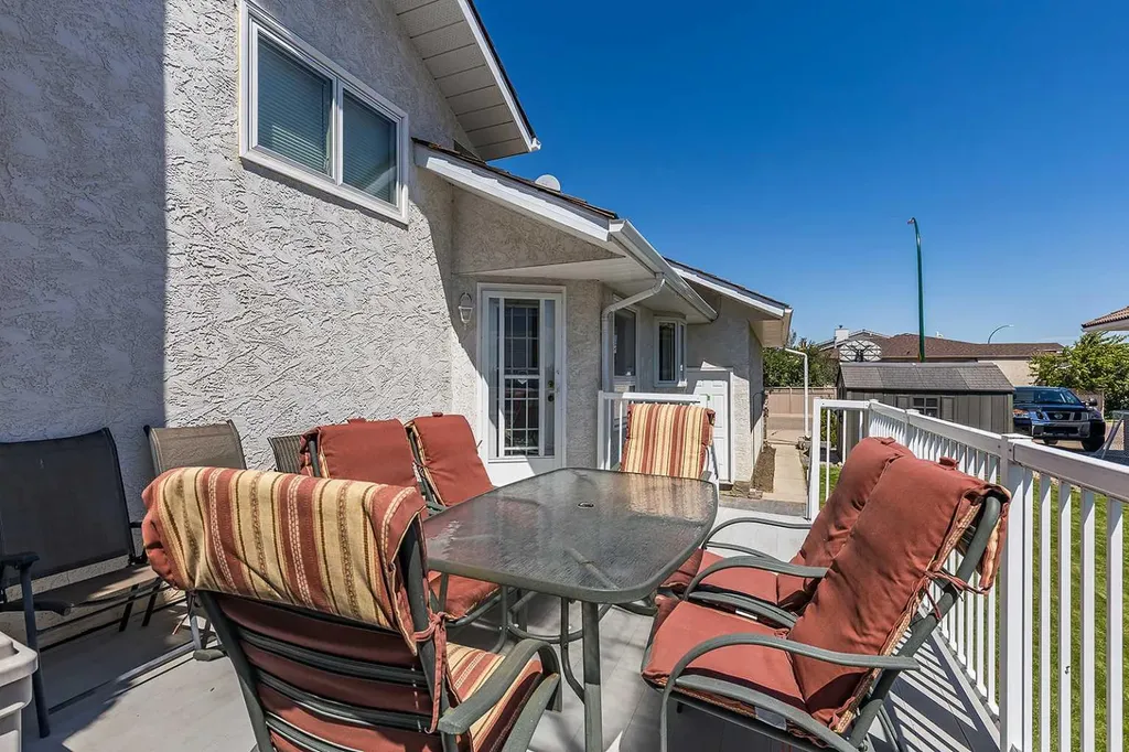 733 Taylor Road SE Medicine Hat AB T1B 4A5