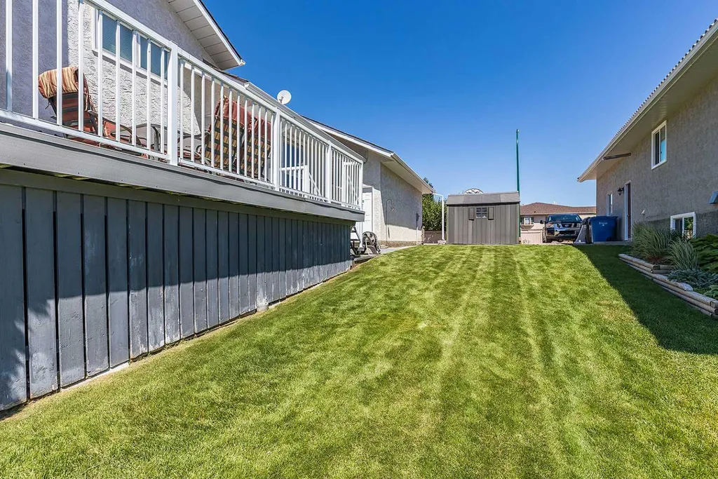 733 Taylor Road SE Medicine Hat AB T1B 4A5