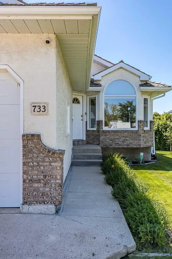 733 Taylor Road SE Medicine Hat AB T1B 4A5