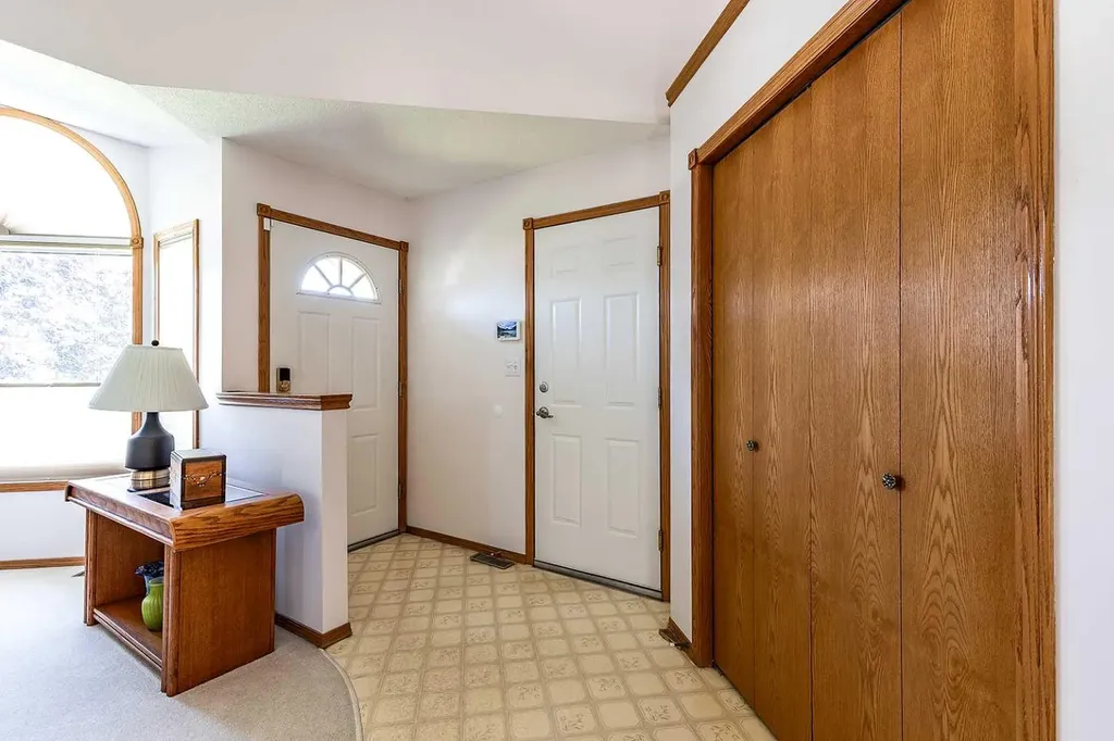 733 Taylor Road SE Medicine Hat AB T1B 4A5
