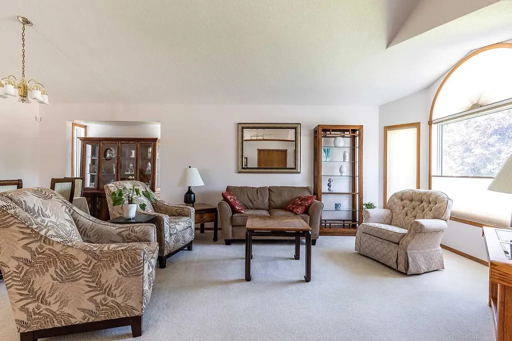733 Taylor Road SE Medicine Hat AB T1B 4A5