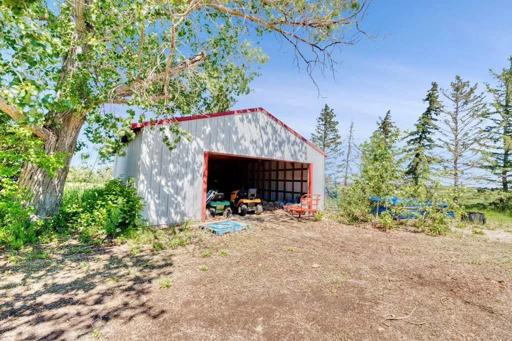 27028 Township Road 300 Rural Mountain View County AB T0M0A0