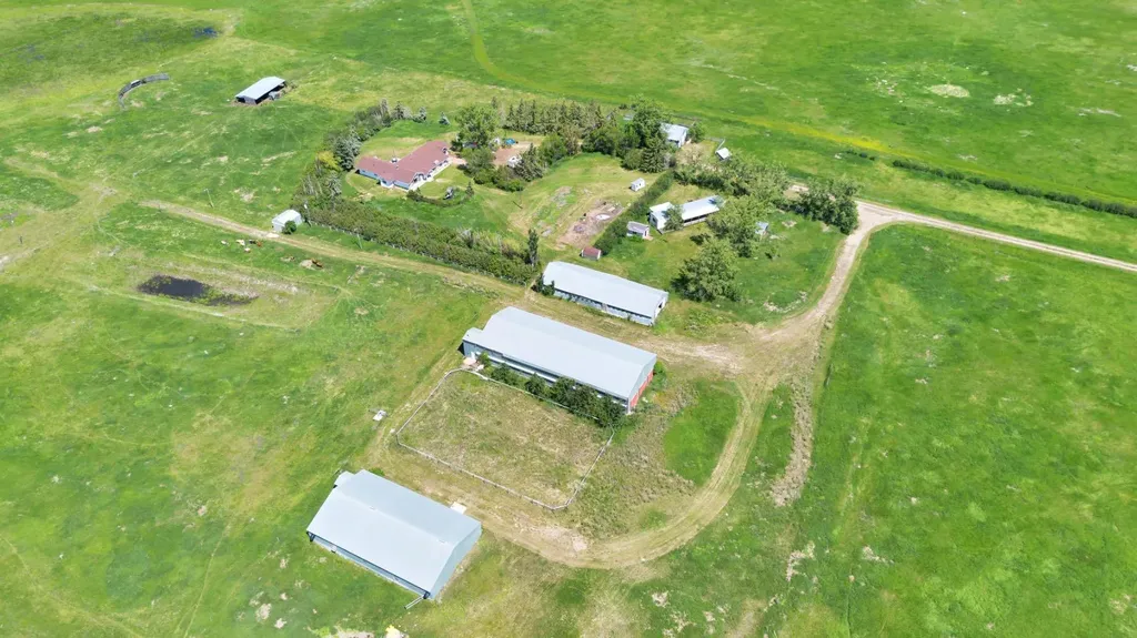 27028 Township Road 300 Rural Mountain View County AB T0M0A0
