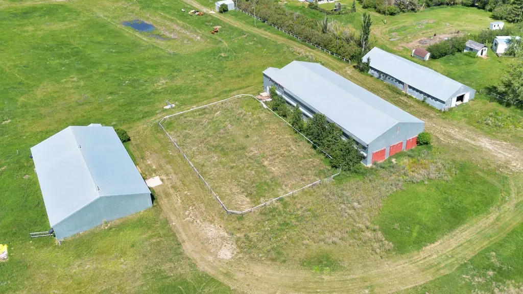27028 Township Road 300 Rural Mountain View County AB T0M0A0