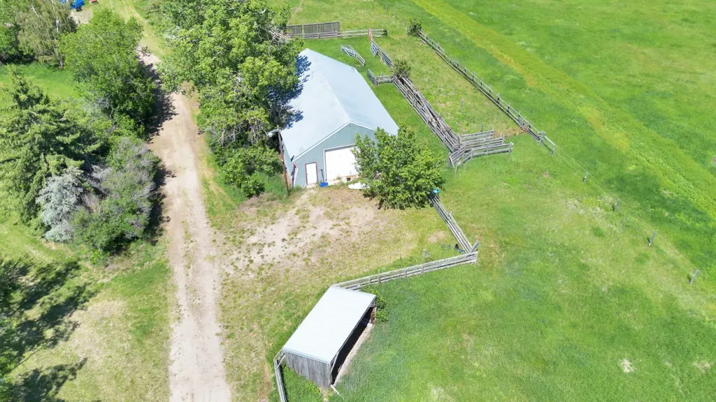 27028 Township Road 300 Rural Mountain View County AB T0M0A0