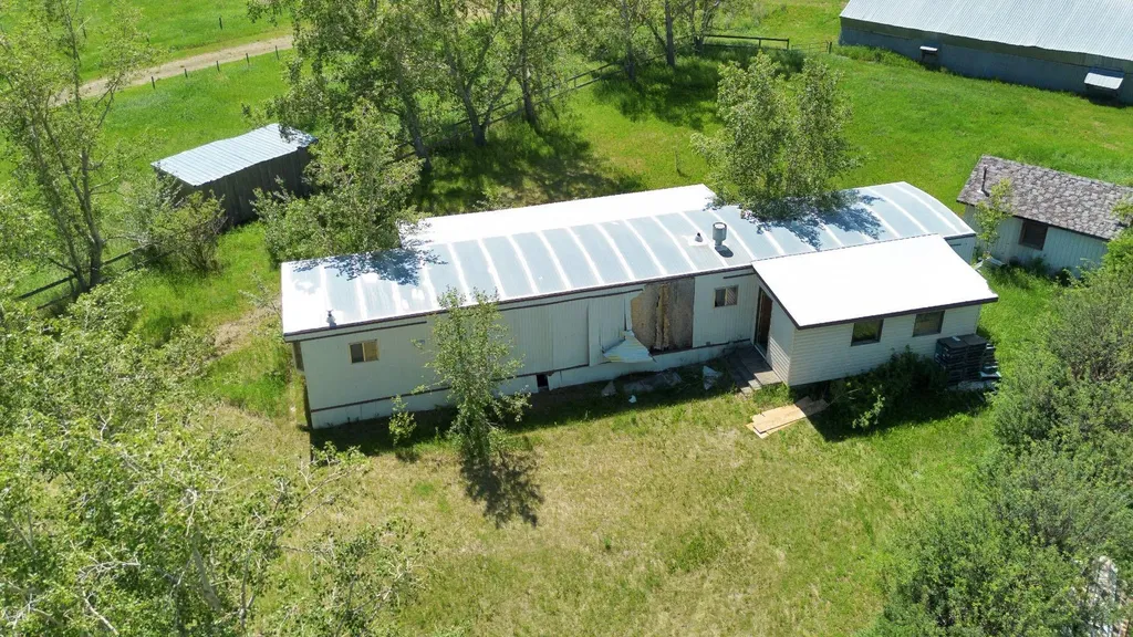 27028 Township Road 300 Rural Mountain View County AB T0M0A0