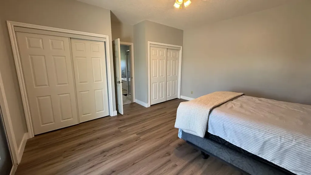 171076 9 Highway Rural Starland County AB T0J0T0