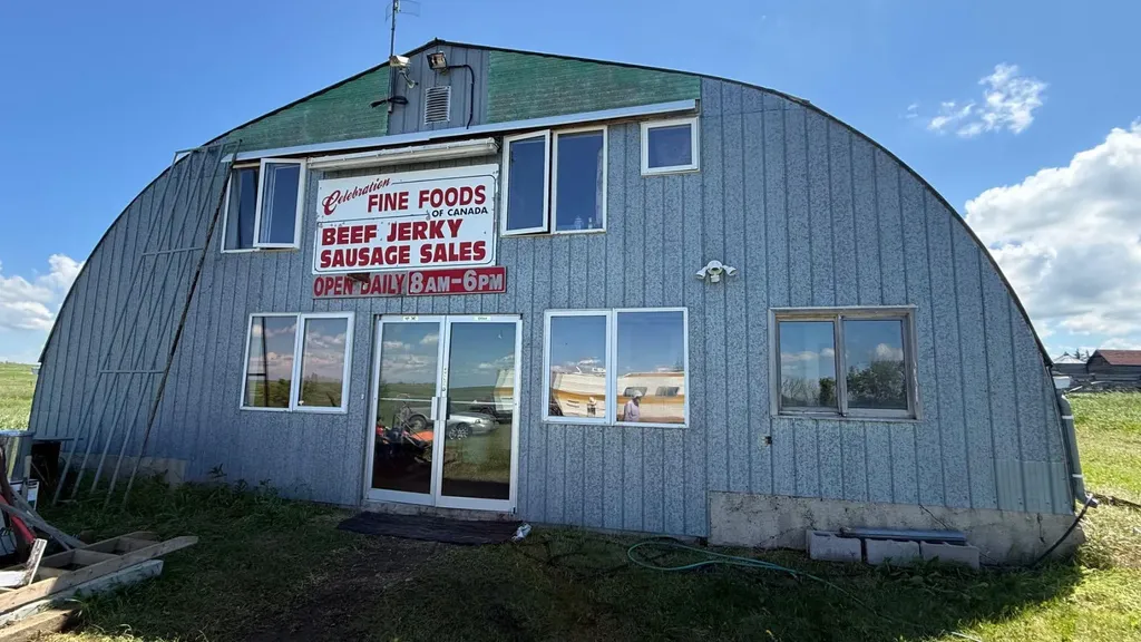 171076 9 Highway Rural Starland County AB T0J0T0