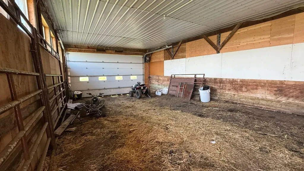 171076 9 Highway Rural Starland County AB T0J0T0