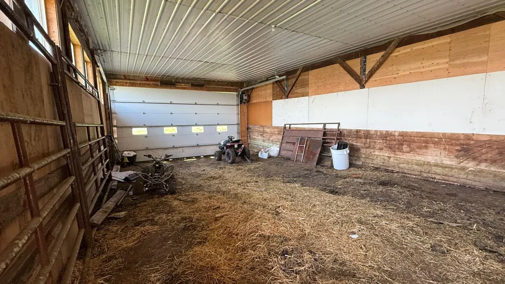 171076 9 Highway Rural Starland County AB T0J0T0