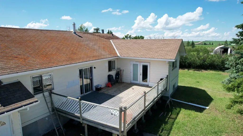 171076 9 Highway Rural Starland County AB T0J0T0