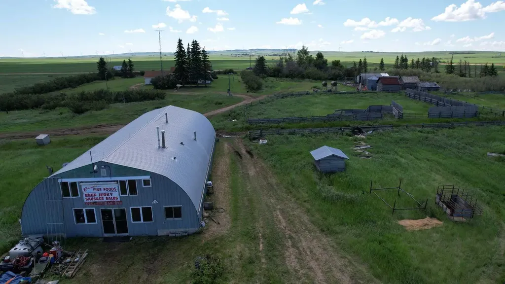 171076 9 Highway Rural Starland County AB T0J0T0