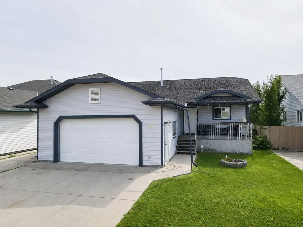 64 Park Circle Whitecourt AB T7S1S7