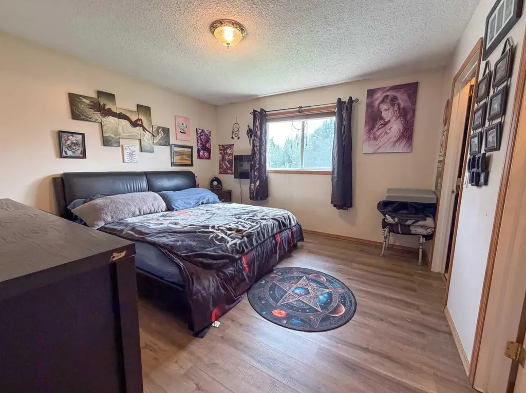 64 Park Circle Whitecourt AB T7S1S7