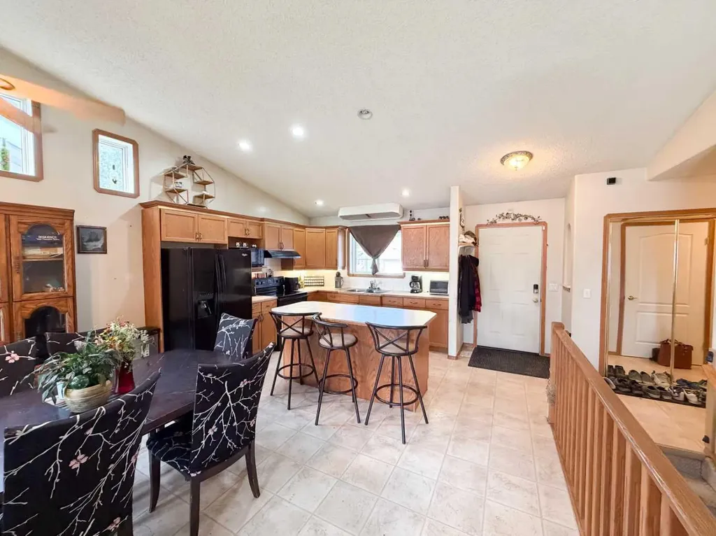 64 Park Circle Whitecourt AB T7S1S7