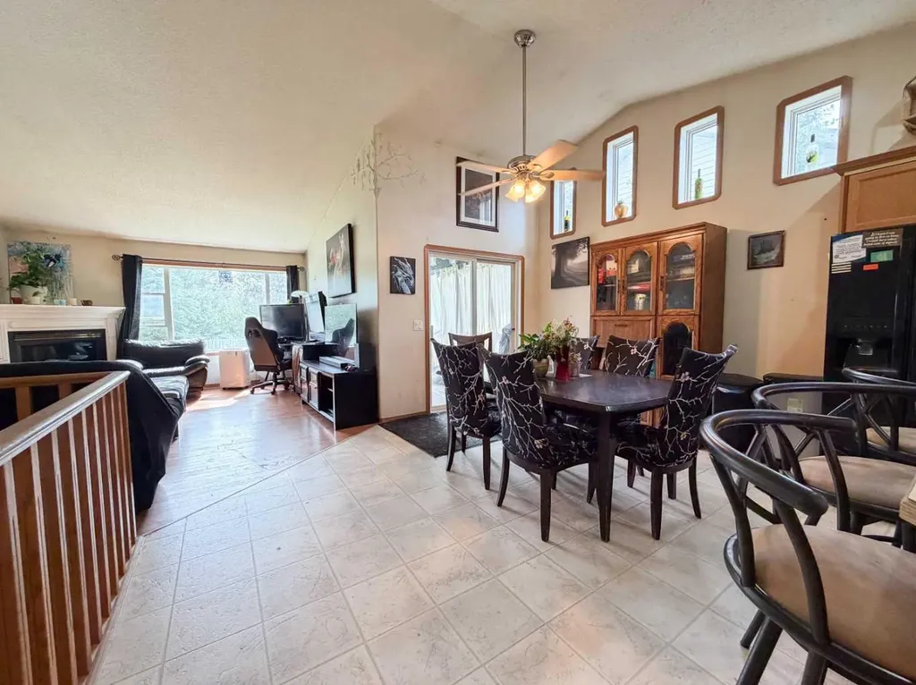 64 Park Circle Whitecourt AB T7S1S7