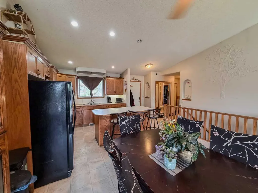 64 Park Circle Whitecourt AB T7S1S7