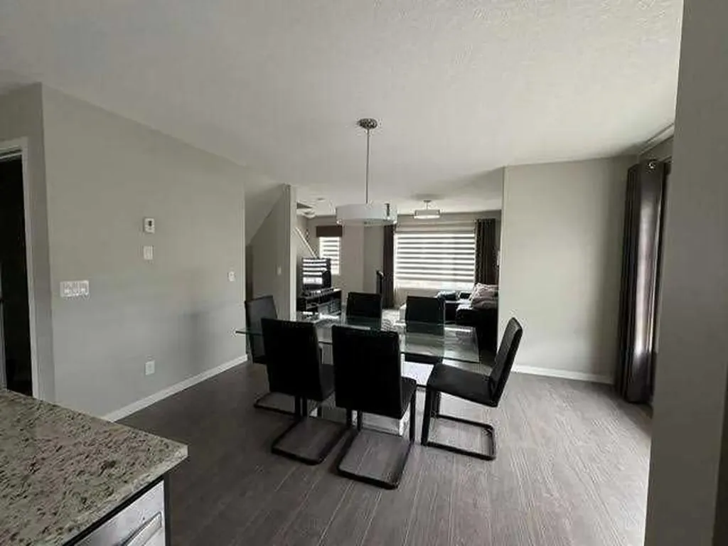 202 Evansridge Park NW Calgary AB T3P0N7