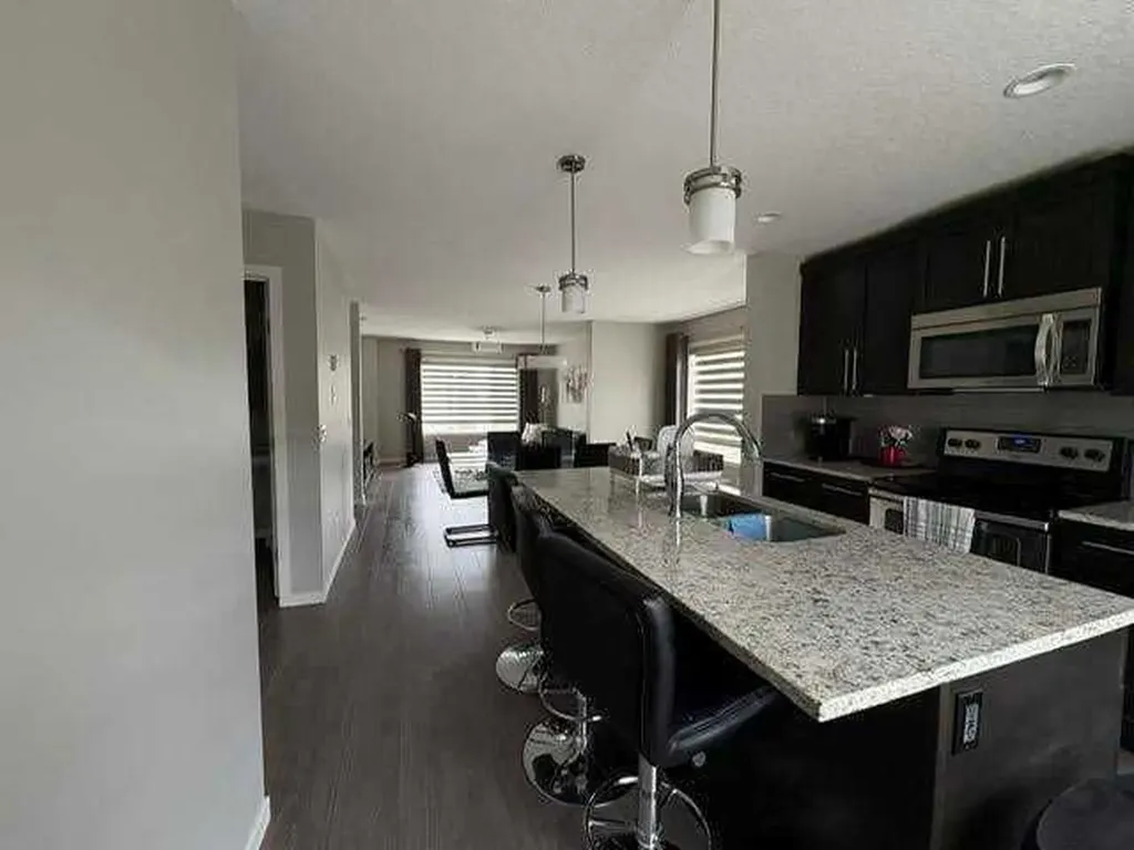 202 Evansridge Park NW Calgary AB T3P0N7