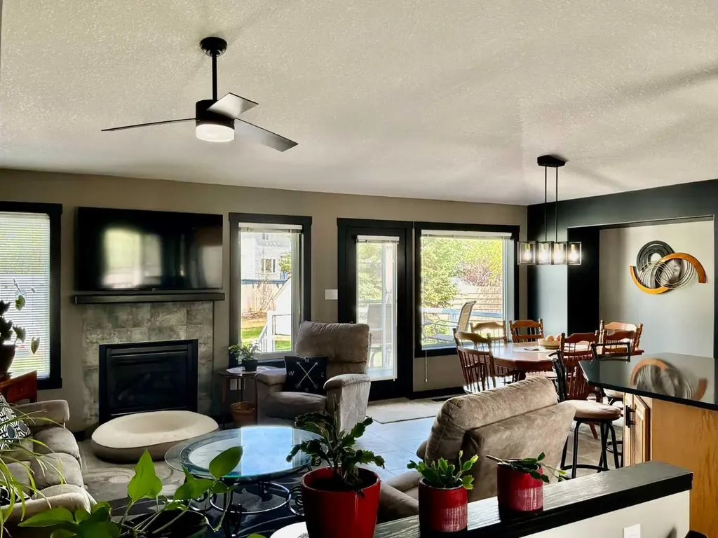 310B Edgewood Close Camrose AB T4V4P9