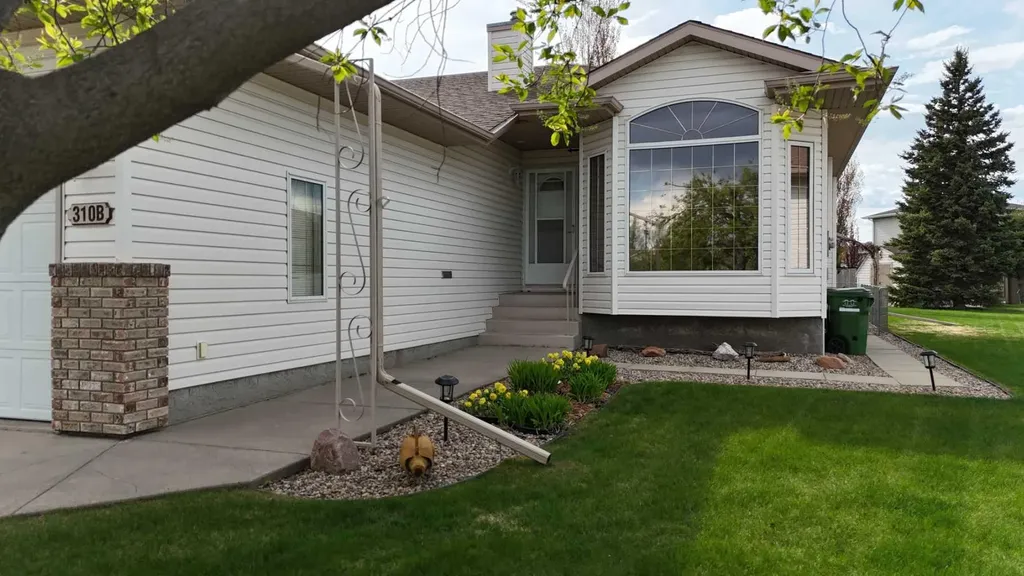 310B Edgewood Close Camrose AB T4V4P9