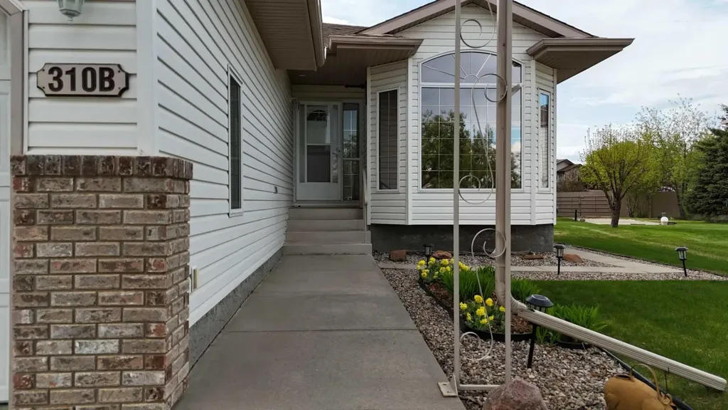 310B Edgewood Close Camrose AB T4V4P9