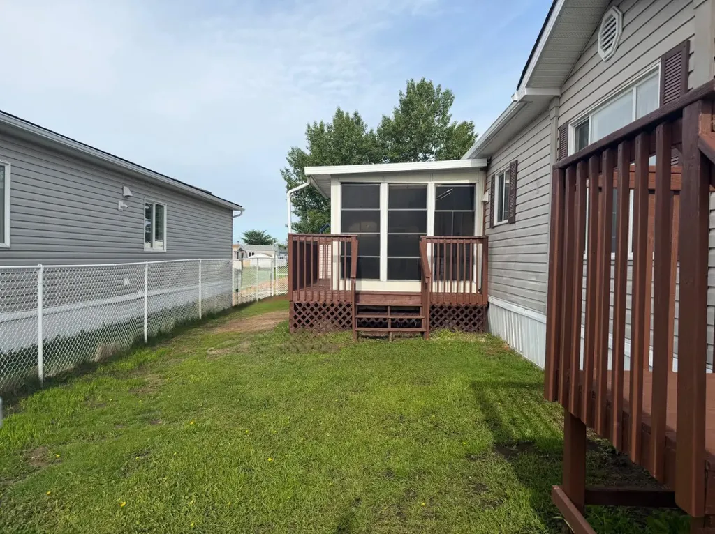 10615 88 Street Grande Prairie AB T8X 1P5