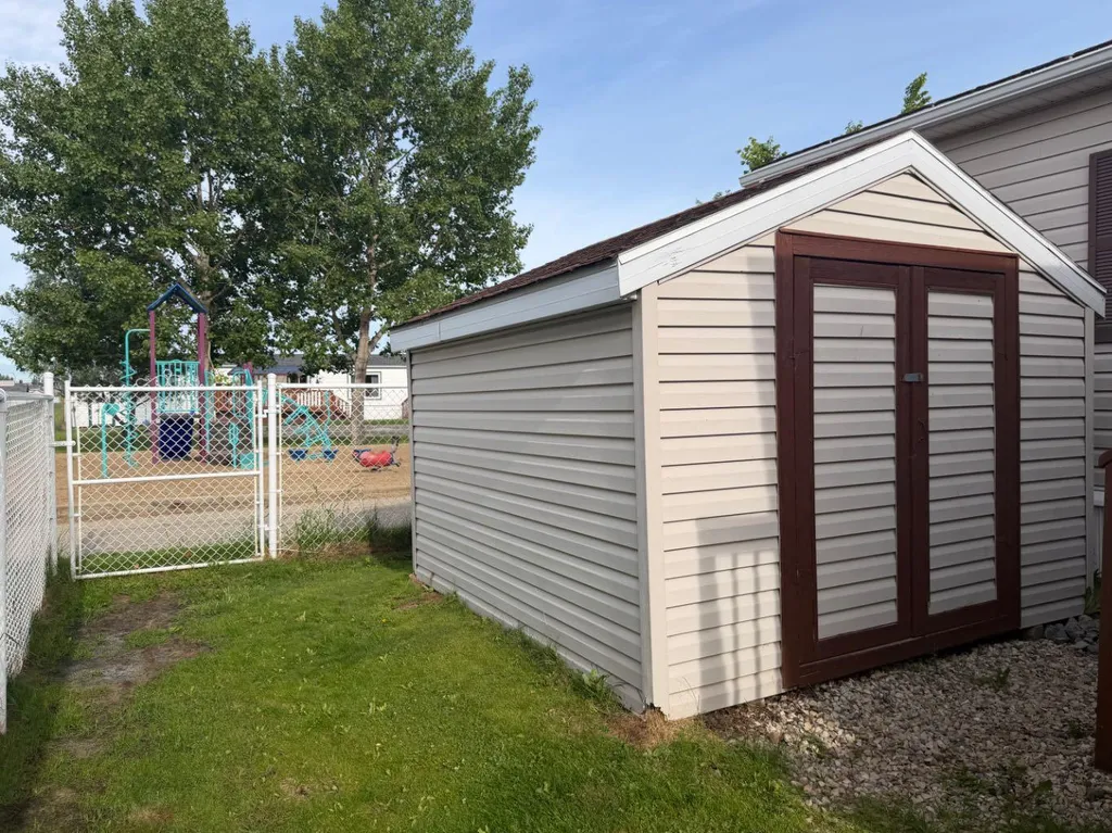 10615 88 Street Grande Prairie AB T8X 1P5