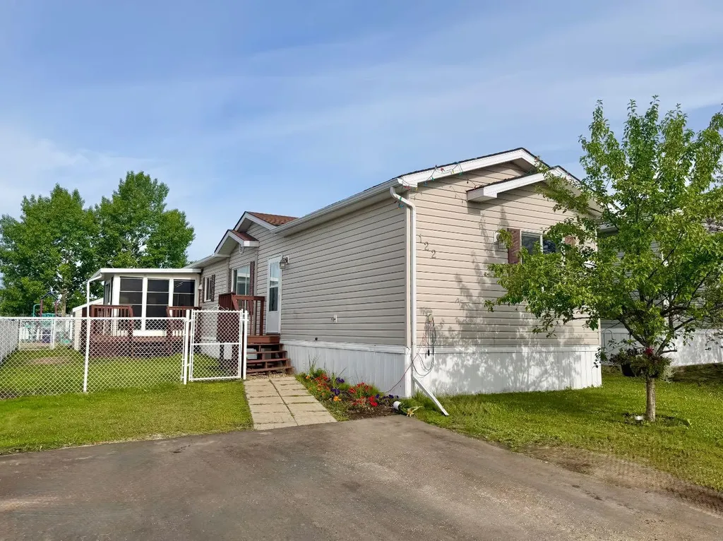 10615 88 Street Grande Prairie AB T8X 1P5