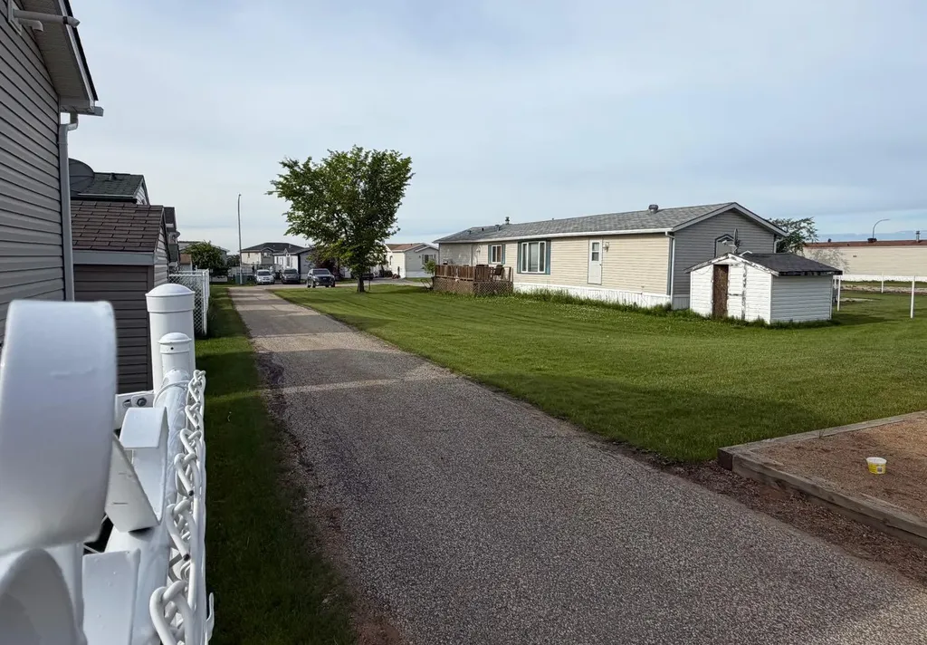 10615 88 Street Grande Prairie AB T8X 1P5