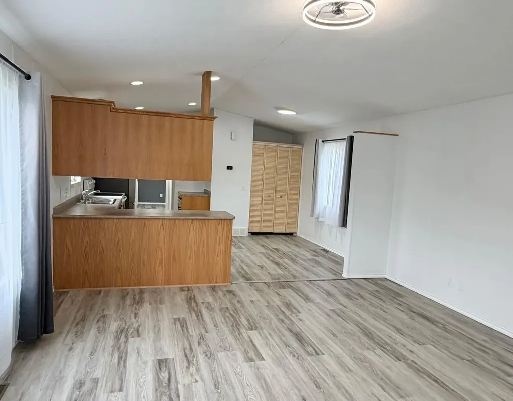 10615 88 Street Grande Prairie AB T8X 1P5