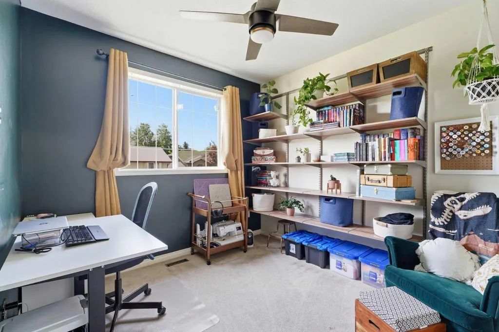 27 Hallgren Drive Sylvan Lake AB T4S 1W6