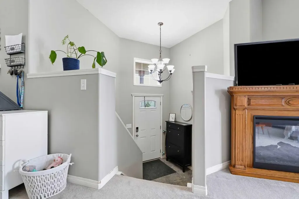 27 Hallgren Drive Sylvan Lake AB T4S 1W6