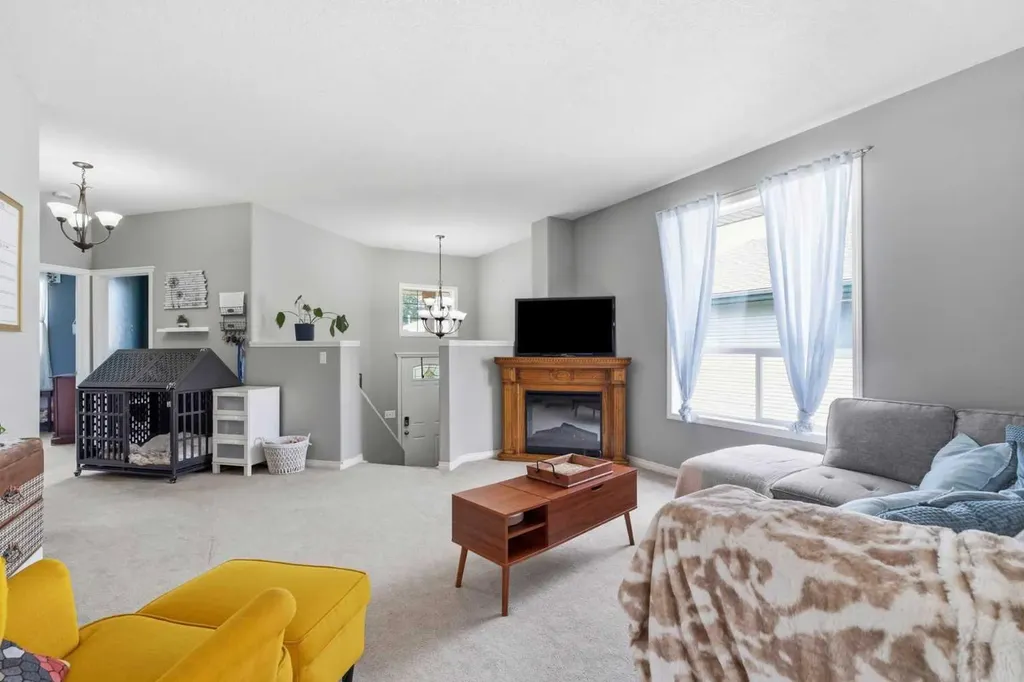 27 Hallgren Drive Sylvan Lake AB T4S 1W6