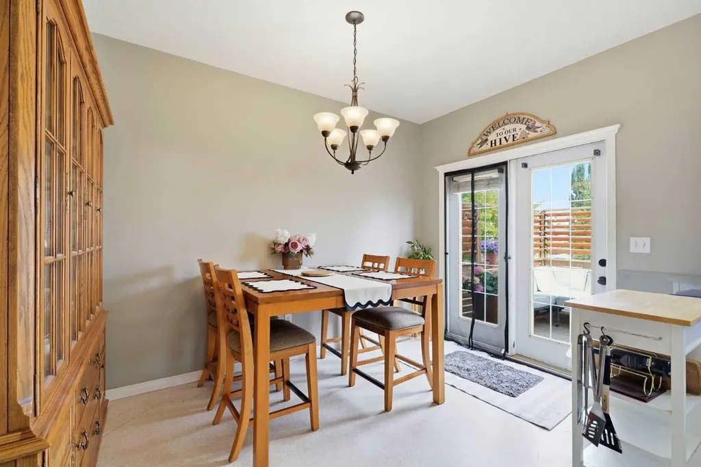 27 Hallgren Drive Sylvan Lake AB T4S 1W6