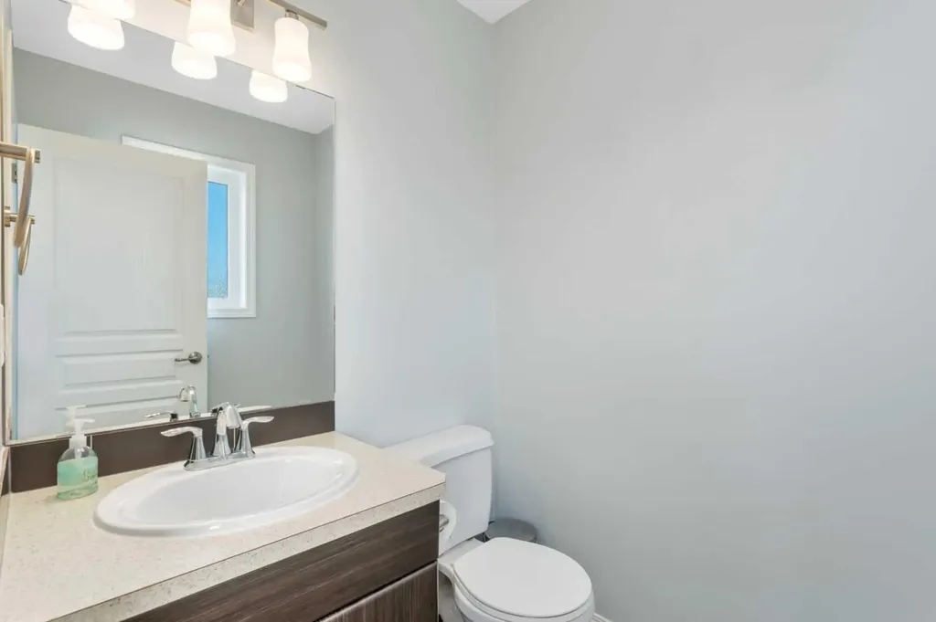 28 Rafferty Court Sylvan Lake AB T4S 0C1