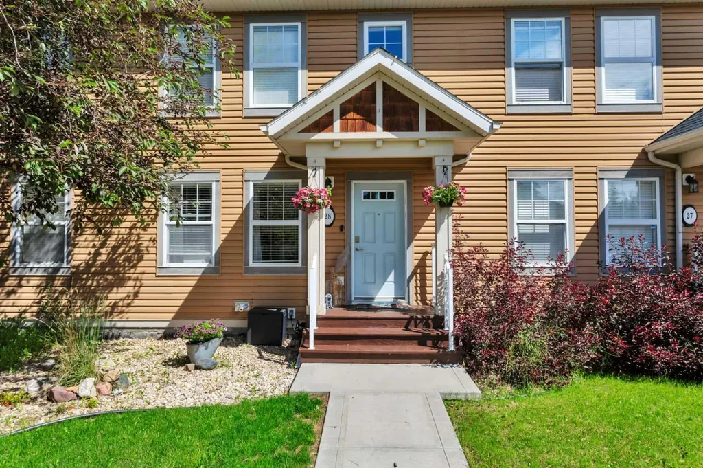 28 Rafferty Court Sylvan Lake AB T4S 0C1