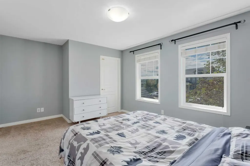 28 Rafferty Court Sylvan Lake AB T4S 0C1