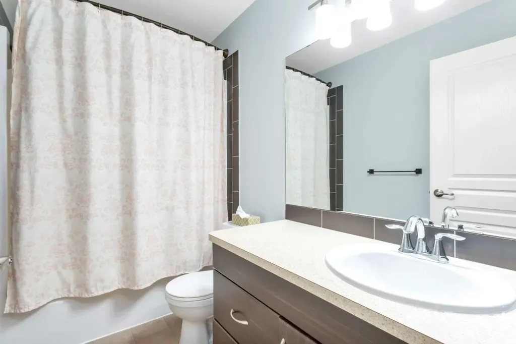 28 Rafferty Court Sylvan Lake AB T4S 0C1