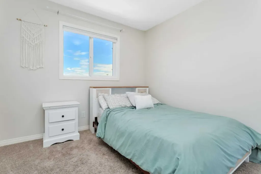 28 Rafferty Court Sylvan Lake AB T4S 0C1