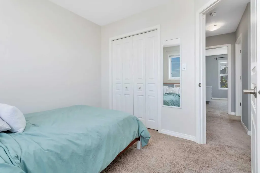28 Rafferty Court Sylvan Lake AB T4S 0C1