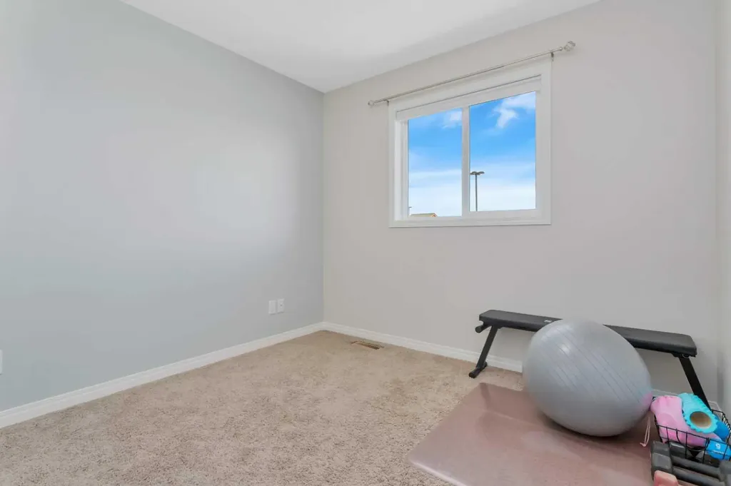 28 Rafferty Court Sylvan Lake AB T4S 0C1