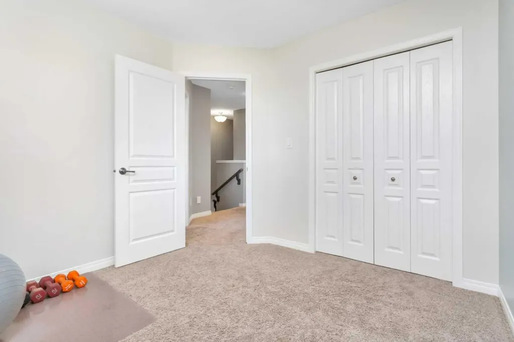 28 Rafferty Court Sylvan Lake AB T4S 0C1