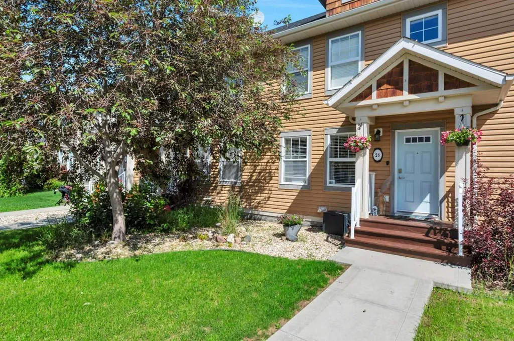 28 Rafferty Court Sylvan Lake AB T4S 0C1