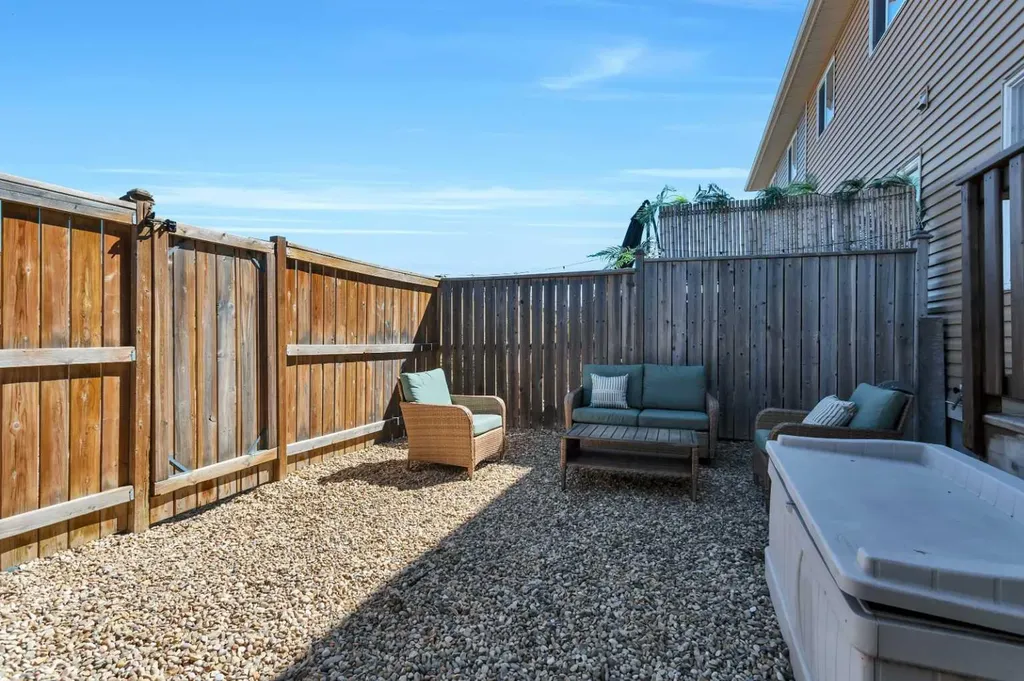 28 Rafferty Court Sylvan Lake AB T4S 0C1